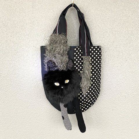 悪そうな黒猫のバッグ(モノトーン)