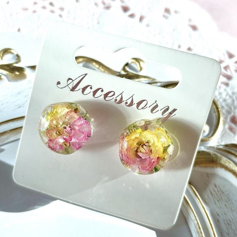 極小ミニバラ一粒ピアス　イヤリング　ツートン　ピンク×イエロー　レジン　ドライフラワー　押し花　薔薇　ローズ　サージカルステンレスピアス