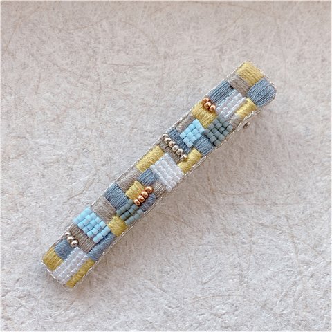 刺繍ヘアクリップ"trip"