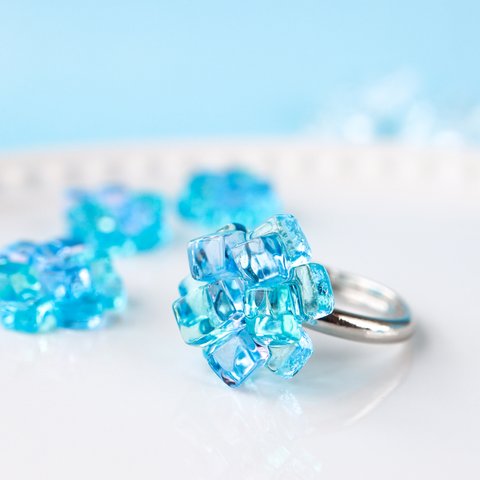 ガラスのラムネゼリー 指輪 リング ガラス 春 夏 透明感 ブルー ペールブルー 夏　ギフト プチギフト 母の日