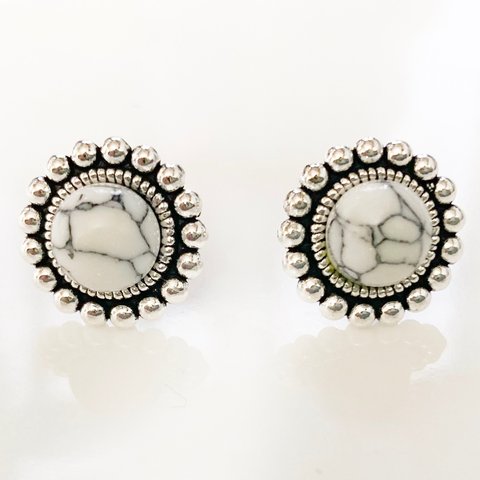 【No.542】カボションピアス