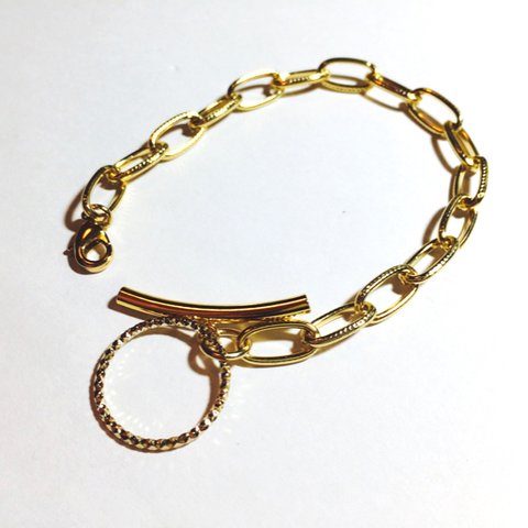 gold design chain bracelet