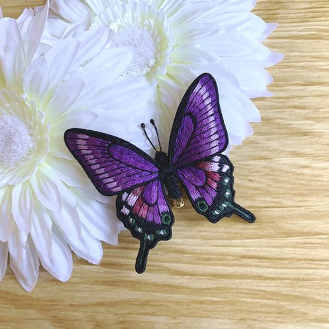 アレンジ：小さなカラスアゲハ【菫】の立体刺繍ブローチ