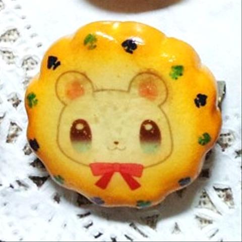 【Sale!】ぬいぐるみ動物クッキーブローチ：シロクマ♠