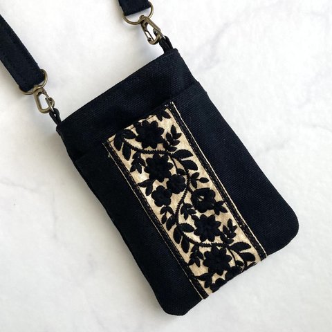 インド刺繍リボン　スマホポシェット