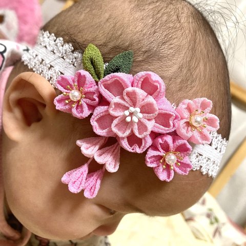 つまみ細工　髪飾り　ベビーヘアバンド  桜　お宮参り　お食い初め　初節句