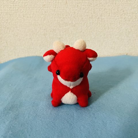 プチおすわりドラゴンのぬいぐるみ（レッド）