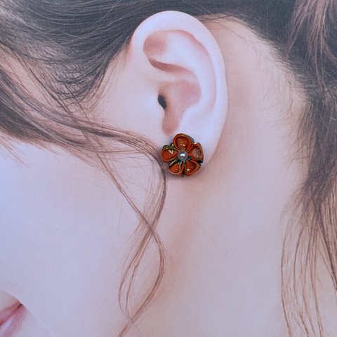 つまみ細工　サージカルステンレスピアス　小さな和柄の花　参