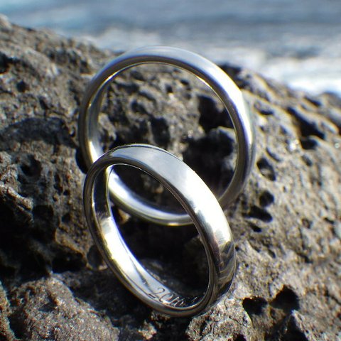 【金属アレルギー対応】 シンプルで快適な着け心地・ハフニウムの結婚指輪