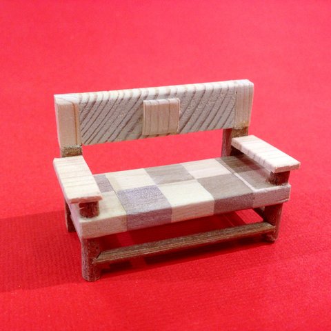 BENCH(B)