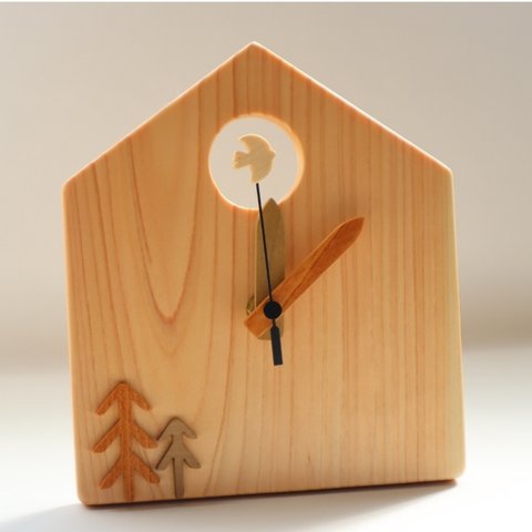 時間を見るのが楽しくなる木の時計　〜鳥と森の木々〜　木製　置き時計　天然木使用　送料無料　