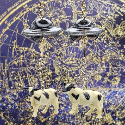 セール2600円→2100円 2006　UFO アクセサリー　ピアス　キャトルミューティレーション