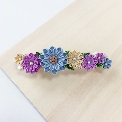 つまみ細工 優しい庭のお花バレッタ