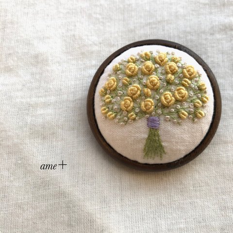 ☆幸せな花束 刺繍木枠ブローチ