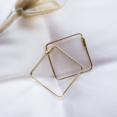 K10 Square Pierced Earrings H-046<送料無料>