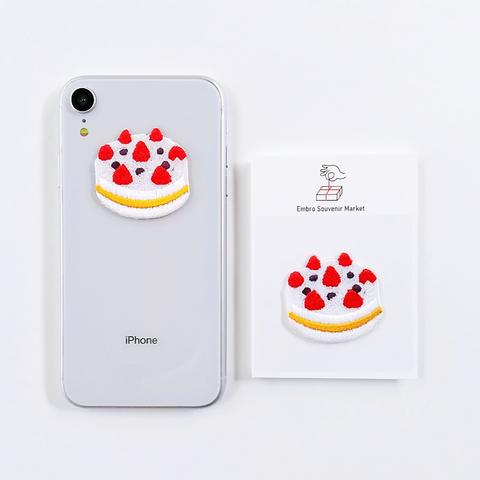 ストロベリーケーキ 2WAYS！刺繍のアイロンワッペン＆ステッカー スマホケースにも！