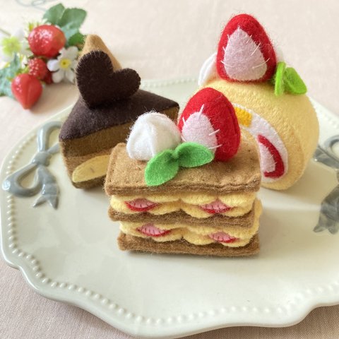 フェルトのケーキ　３個セット