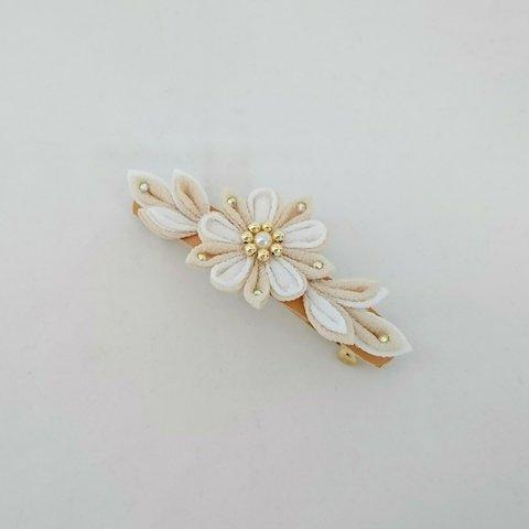 つまみ細工　お花のバレッタ