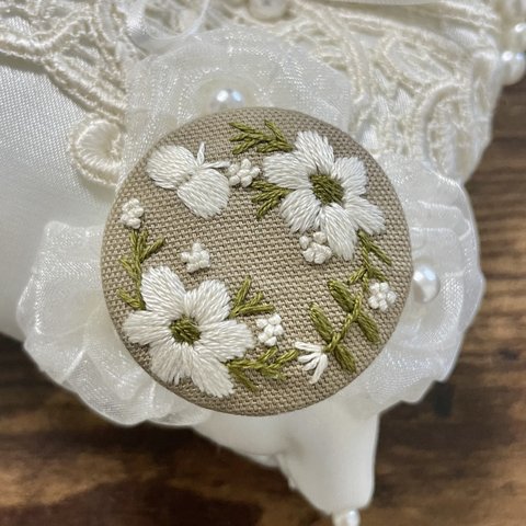 刺繍ブローチorヘアゴム✳︎北欧風お花のリース