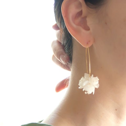 ぎゅうっと紫陽花ボール＊ロングフックピアス（アレルギー対応）