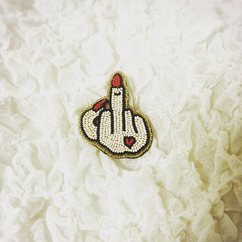 fuck♡ビーズ刺繍ブローチ♡