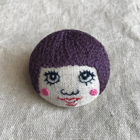 顔刺繍ブローチ ふじこ