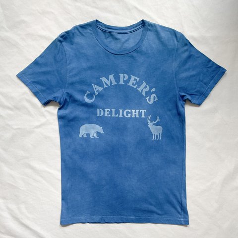 送料無料　藍染Tシャツ CAMPER'S DELIGHT　キャンプ　BBQ キャンパーの喜び　絞り染め　鹿　熊　羽