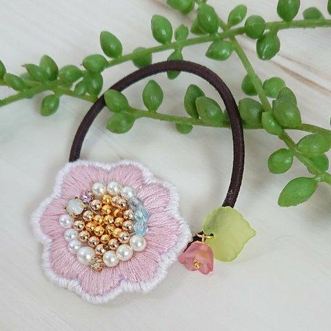 【送料無料】可愛いお花の刺繍ヘアゴム