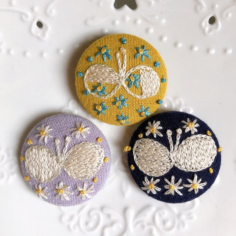 新作★【刺繍ヘアゴム✳︎ブローチ】蝶々とお花