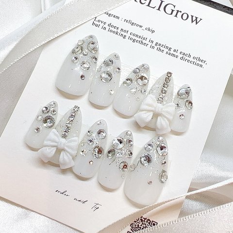 Design://017.. White Bijoux⸜❤︎⸝‍韓国風 キラキラ お嬢様風 リボン ネイルチップ 