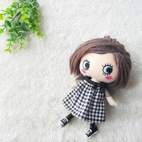 イーマリーちゃんサイズのお洋服　チェックとチュールのワンピース