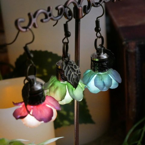 3色＊妖精の森の花灯り　LEDライト　片耳ピアス/イヤリング
