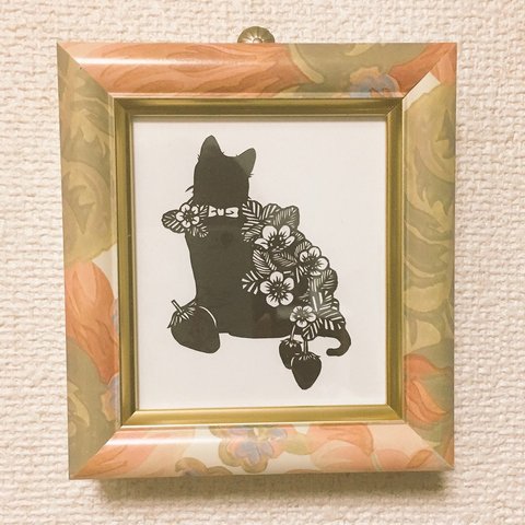 切り絵『幸福を招く猫』