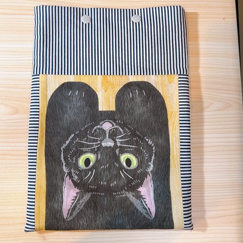 黒猫のタブレットケース☆横21.5cm  縦30cm