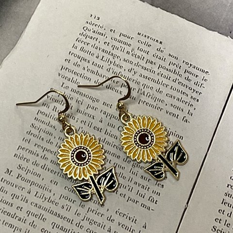 985.向日葵のシンプルフックピアス