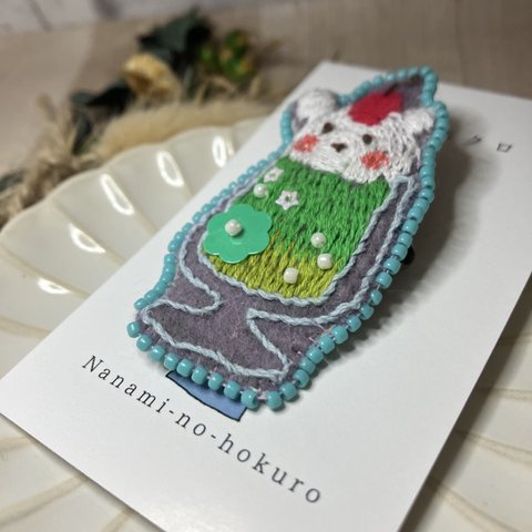 メロンクマソーダの刺繍ブローチ