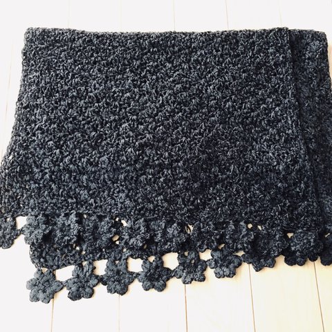 優しい手触り　ショール(朔乃花  黒)                    Gentle touch shawl (new moon flowers   black)