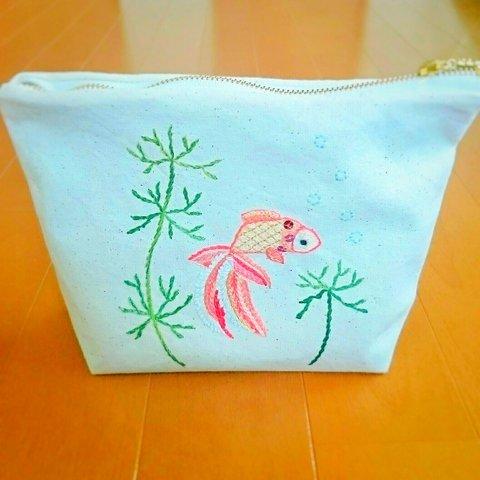 金魚のポーチ(手刺繍)