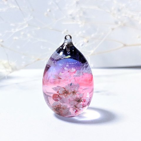 夜桜　ピンク　桜　空たまご　ネックレス　雲レジン　たまご型　チャーム　レジン　キーホルダー　ストラップ　