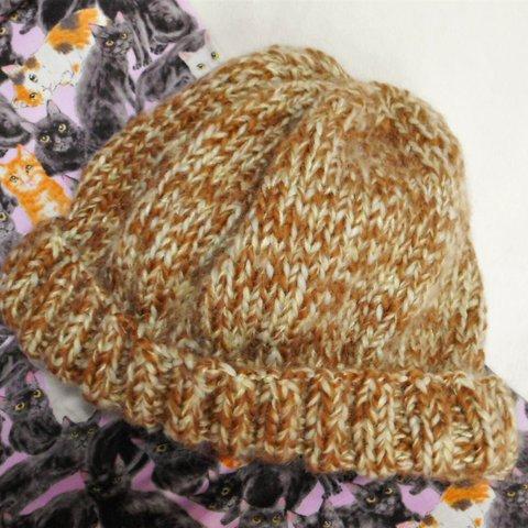 並太マーブルブラウンの手編み帽子(中細ライトイエロー糸との２本取り)