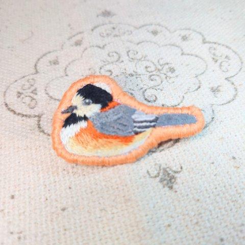 刺繍ブローチ　ヤマガラ