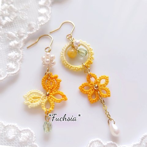 タティングレース　蝶とお花のアシンメトリーピアス ～黄×オレンジ ミックス～