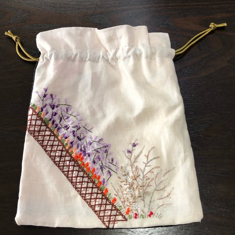 小花の手刺繍巾着