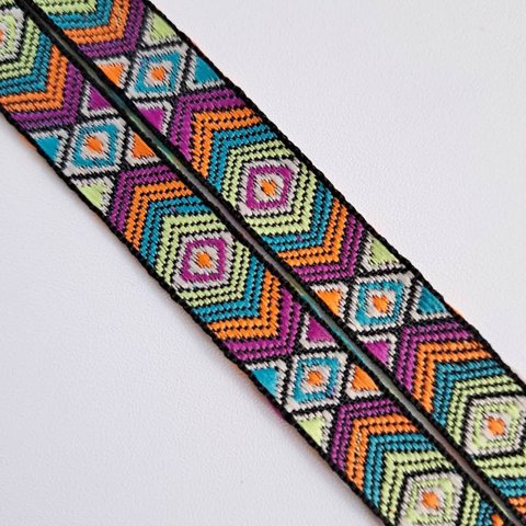 チロリアンテープ　刺繍リボン　テープ