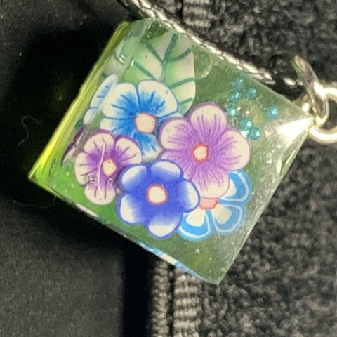 紫陽花レジンネックレス(キューブ型)