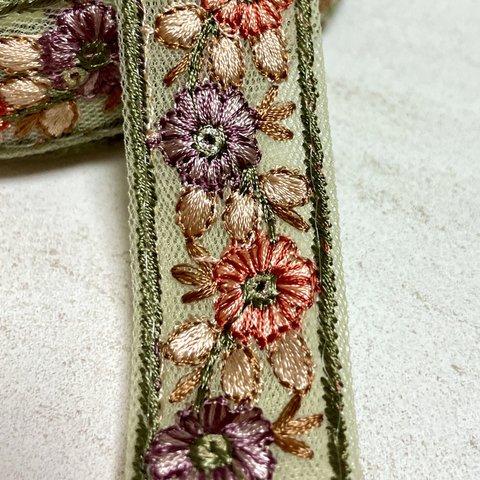 インド刺繍リボン/幅2.5cm/チュール/薄緑地/花/葉/5色（B. 緑）/50cm