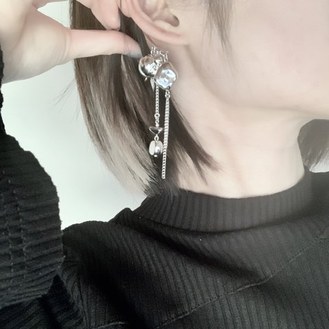 Silver ⚪︎ iroiro //chain...ear hook.
