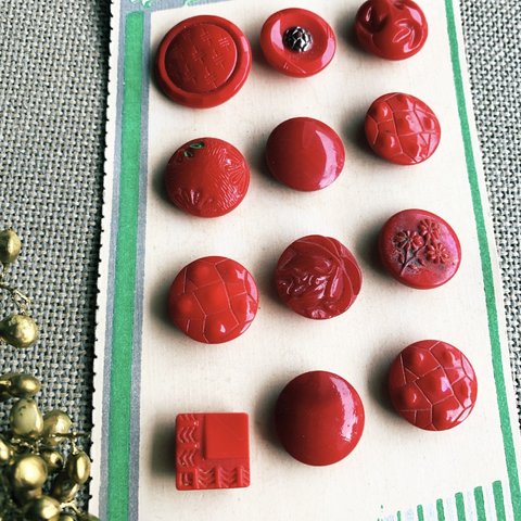 【台紙付き12コセット】vintage czech glass button red 14㍉〜21㍉