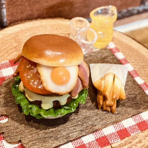 ベーコンエッグバーガーとポテト★④