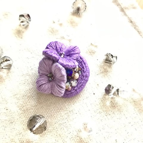 【立体刺繍】紫陽花のブローチ(葡萄)